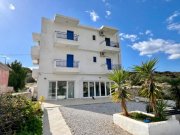 Makry Gialos MIT BESICHTIGUNGSVIDEO! Kreta, Makry Gialos: 4-Zimmer-Erdgeschosswohnung in Strandnähe zu verkaufen Wohnung kaufen